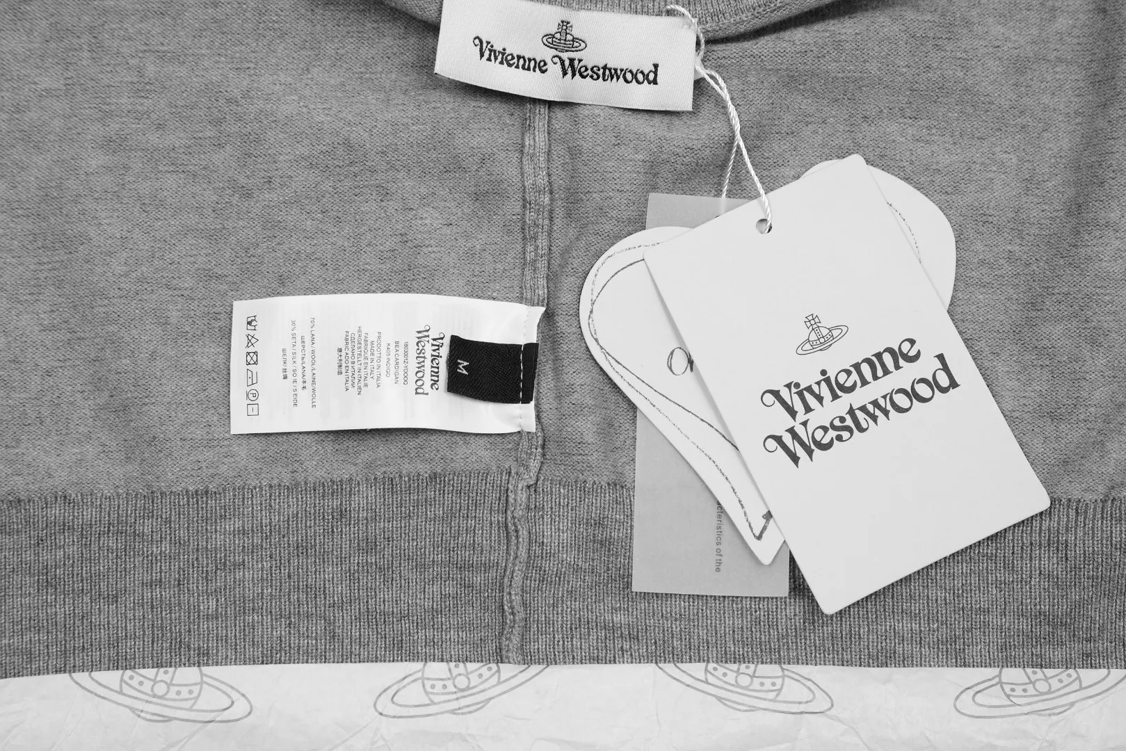 vivienne west wood Vivienne Saturn Classic Knitted Sweater Wool Cardigan 2023FW Latest Model Exclusive and Highest Quality on the Whole Network Order with Confidence - 🧩15% Merino Cotton Wool 85% Wool Blended 🧩Correct Italian 🇮🇹100% Wool Washed Wheat Logo 🧩Original Purchase True Model Opening 🧩Original Purchase Records and Comparison Charts Can Be Provided Order with Confidence 🧩Customized laser translucent buttons, the texture is clean and clear, completely restored 🧩Instant sale of all Taobao 300+ versions. Purchasing quality, full of quality, definitely not a copywriter, a real good product, the actual product is far beyond the budget. Size: S -M- L Color: black, cream apricot, coffee, gray, fluorescent green, blue